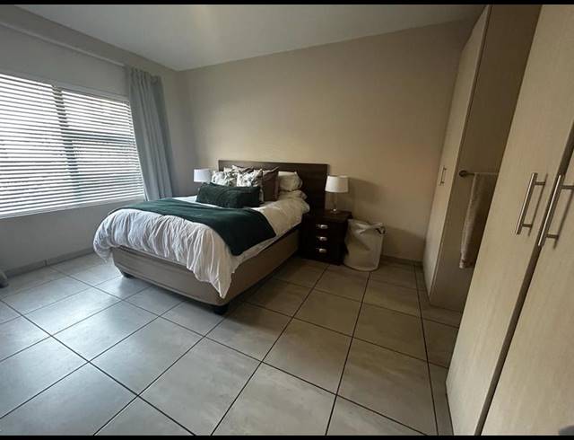 3 BEDROOM APARTMENT FOR SALE IN MENLO PARK